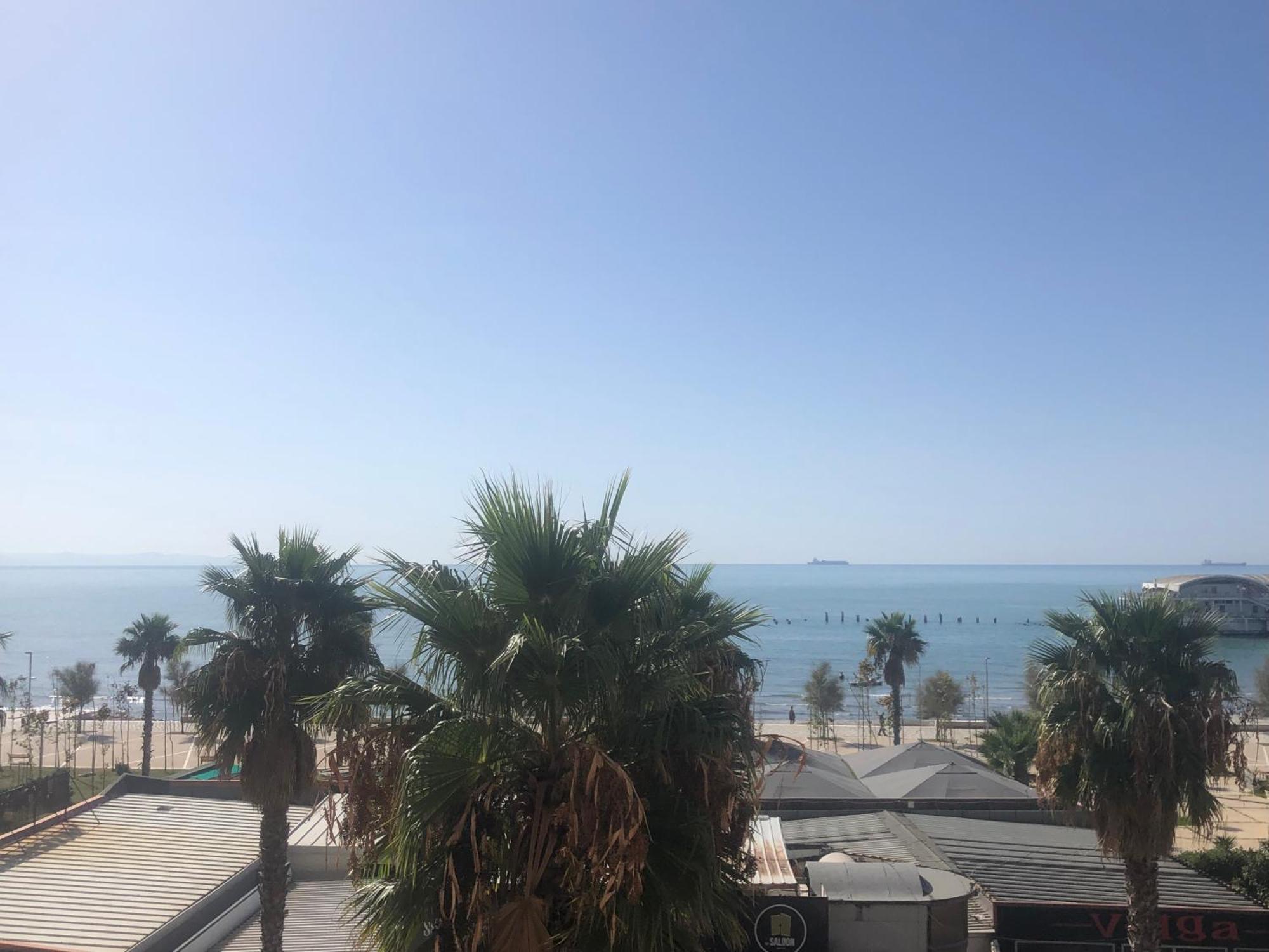 Vollga Four Seasons Apartment Durrës Extérieur photo