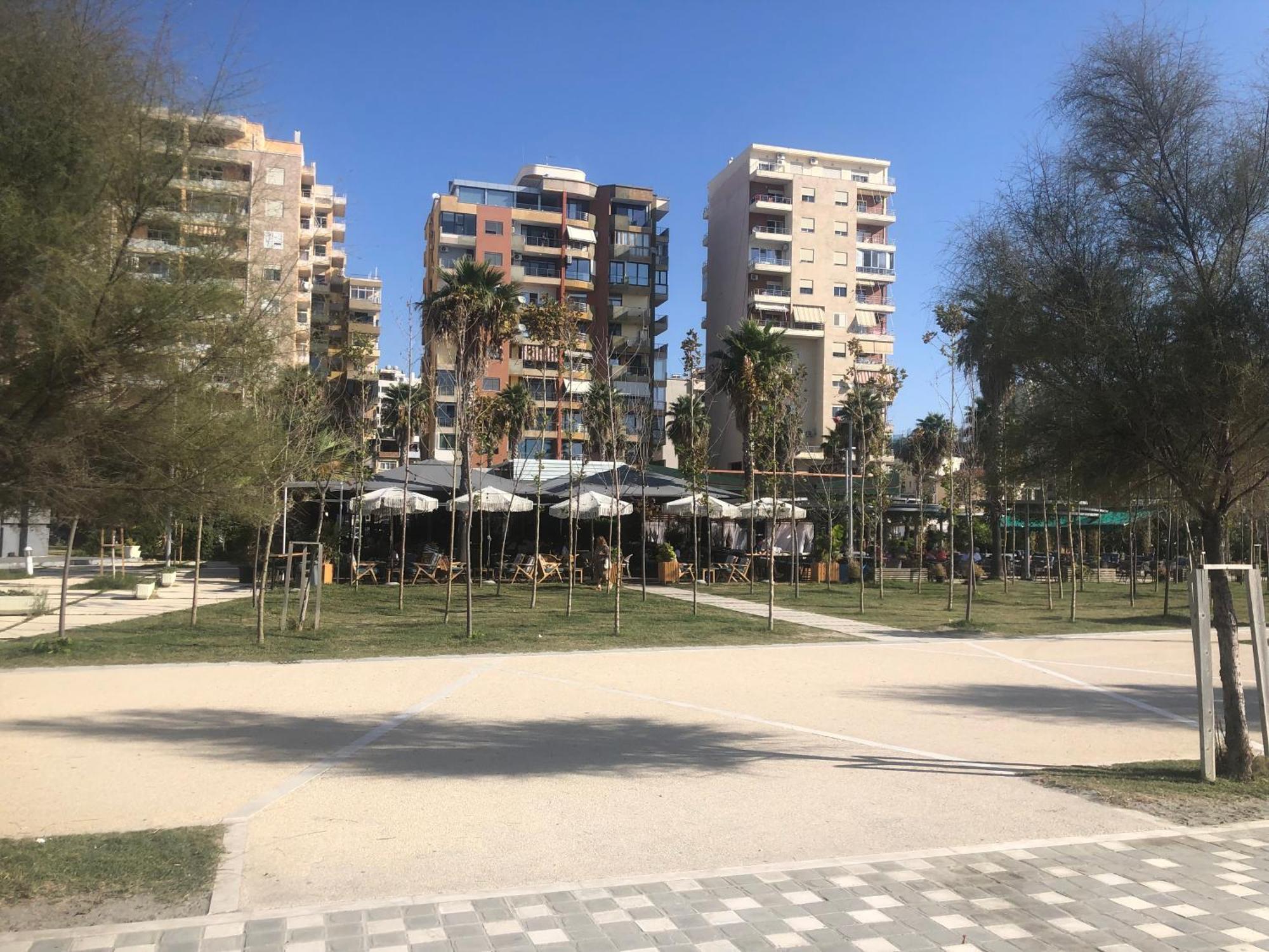 Vollga Four Seasons Apartment Durrës Extérieur photo