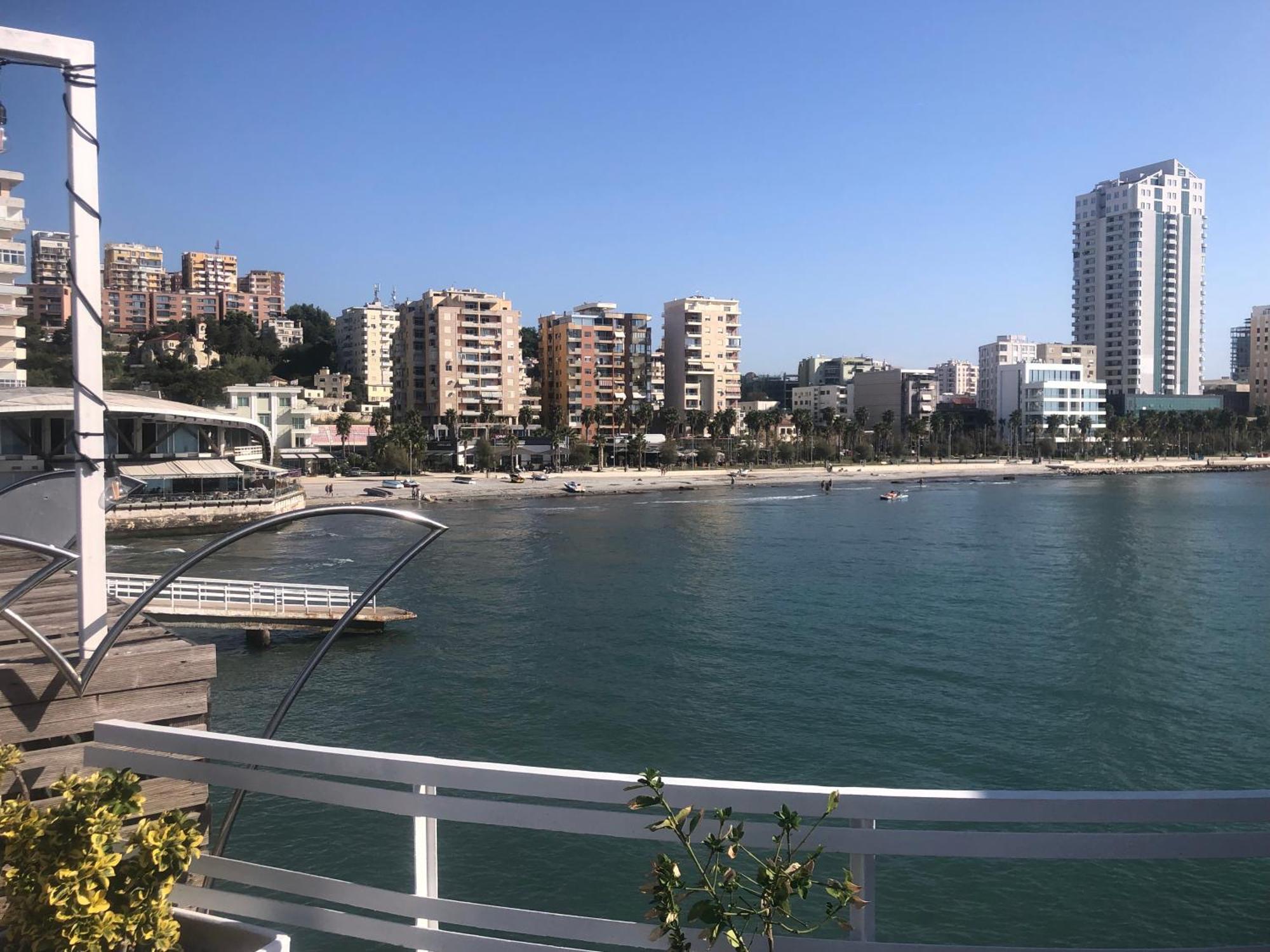 Vollga Four Seasons Apartment Durrës Extérieur photo